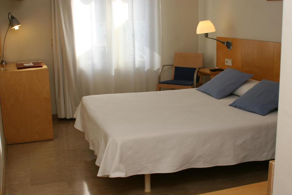 Hotel Rambla Figueres Zimmer foto