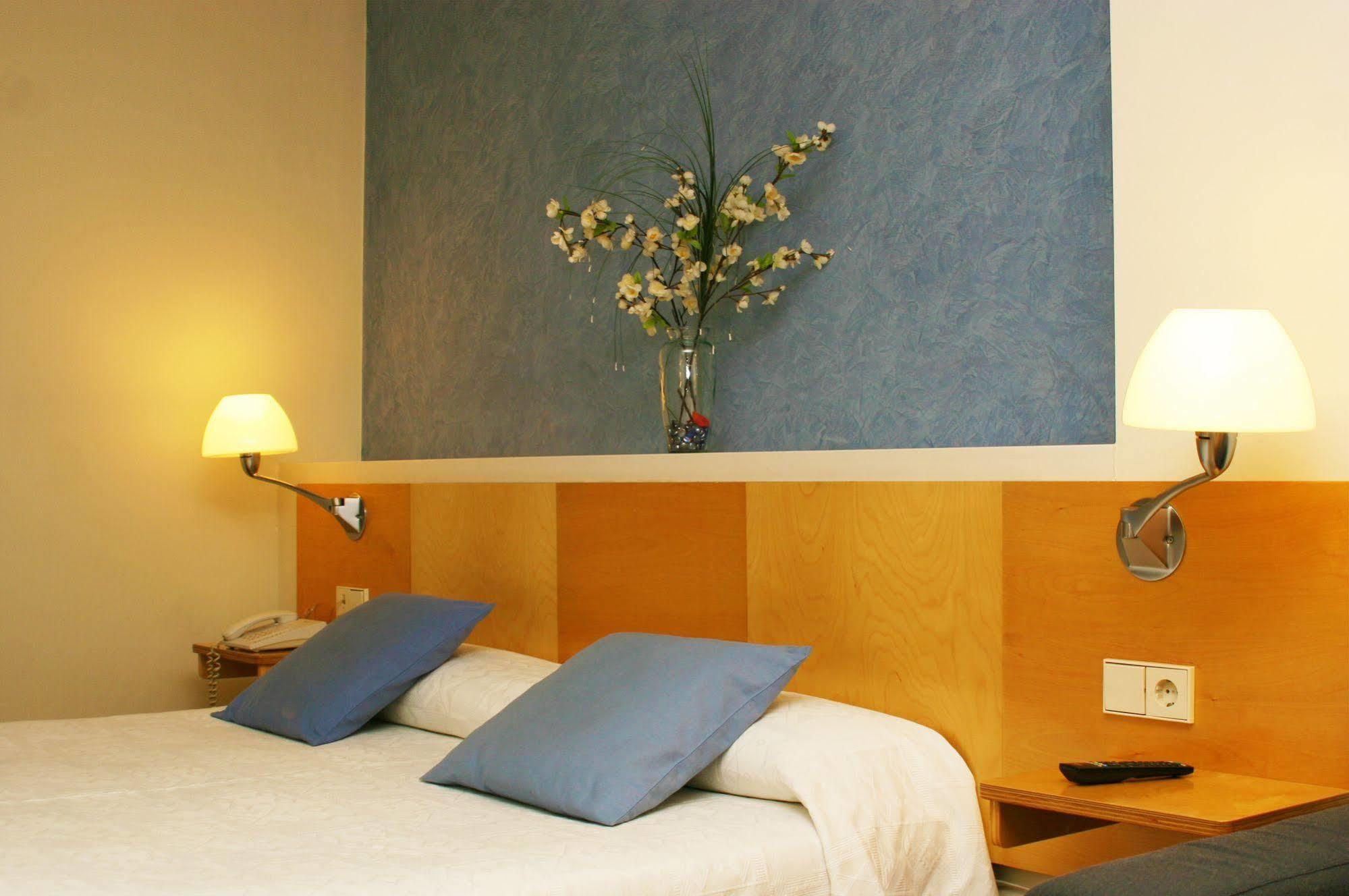 Hotel Rambla Figueres Exterior foto